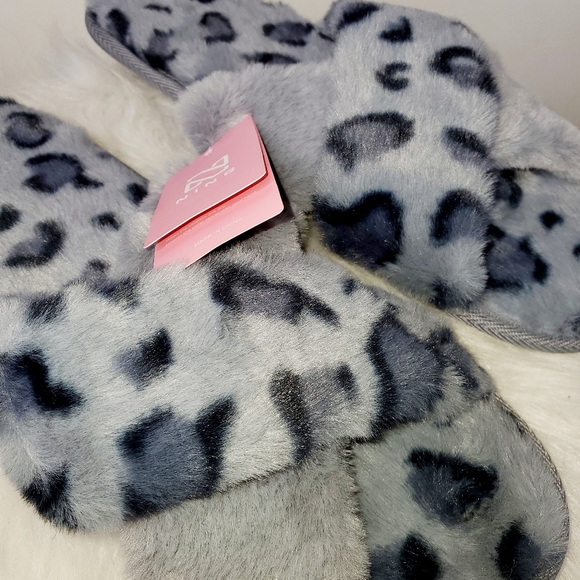 NWT NING Grey Leopard Animal Print Faux Fur House Slipper Slide Sandals 11-11.5 - Picture 3 of 7